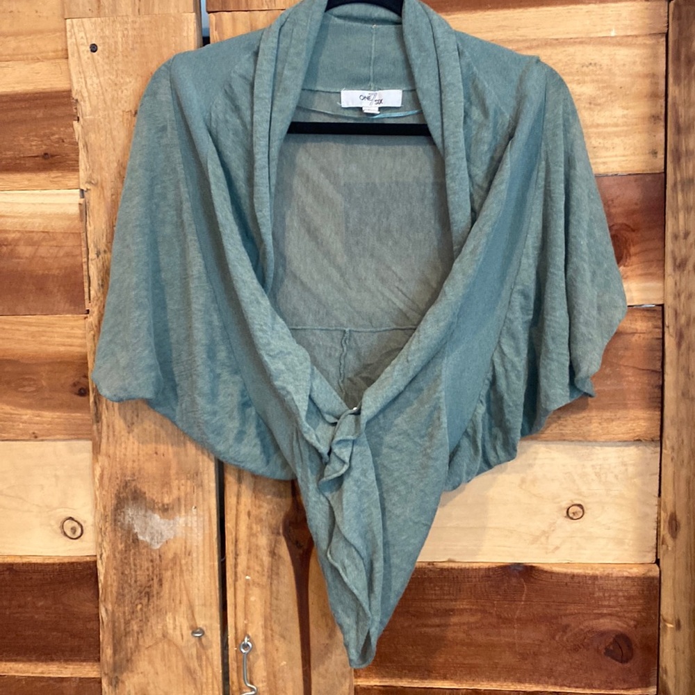 Shawl/ sweater